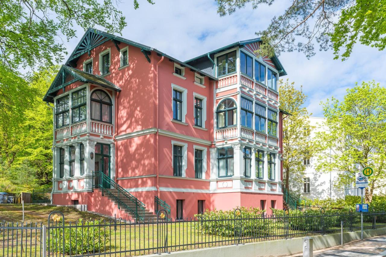 Seetelhotel Villa Waldesruh ゼーバート・ヘリングスドルフ エクステリア 写真