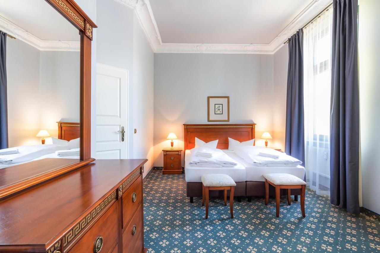 Seetelhotel Villa Waldesruh ゼーバート・ヘリングスドルフ エクステリア 写真